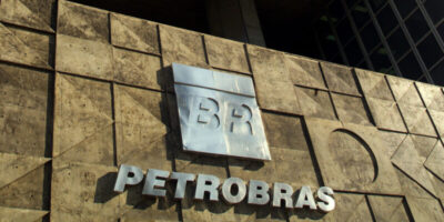 Petrobras (PETR4) inicia venda de gasoduto da Bolívia; fecha escritório de Londres
