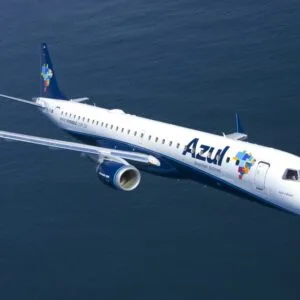 Azul (AZUL4) disponibiliza sua malha para transportar vacina de Covid-19