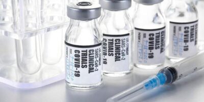 Vacina da Moderna é “altamente eficaz”, avalia órgão regulador dos EUA