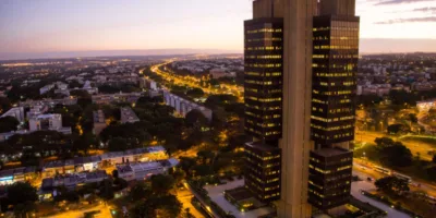 Copom fecha porta para quedas da Selic; bancos veem viés altista