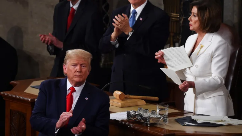 Nancy Pelosi contata militares para precaver ataque nuclear de Trump