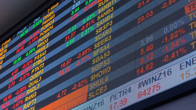 Ibovespa abre último pregão da semana em queda; Covid-19 e mercado dos EUA no radar