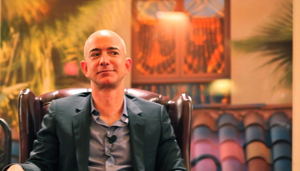 Jeff Bezos afirma dormir cerca de oito horas por dia