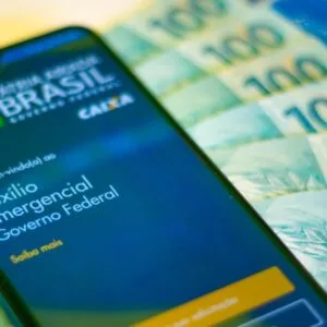 Auxílio emergencial: pagamentos devem começar em abril