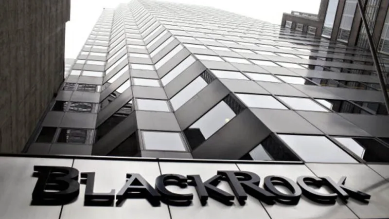 BlackRock pretende investir em derivativos de bitcoin por meio de dois fundos