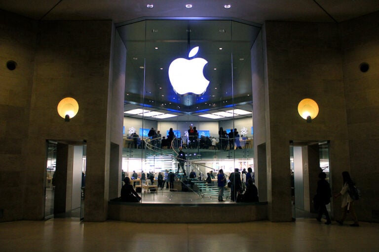 Noticia sobre Apple (AAPL34) aumenta investimentos nos EUA para US$ 430 bi em 5 anos