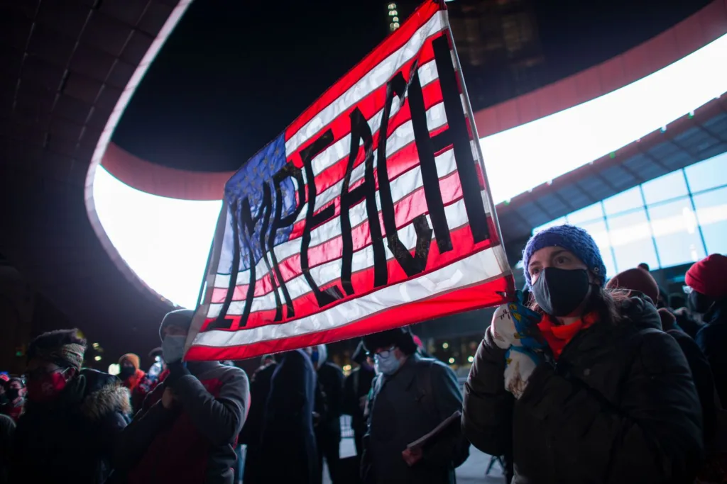 O Partido Democrata apresentou na Câmara dos Representantes um pedido formal de impeachment do presidente Donald Trump.