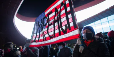 Democratas protocolam pedido formal de impeachment de Donald Trump