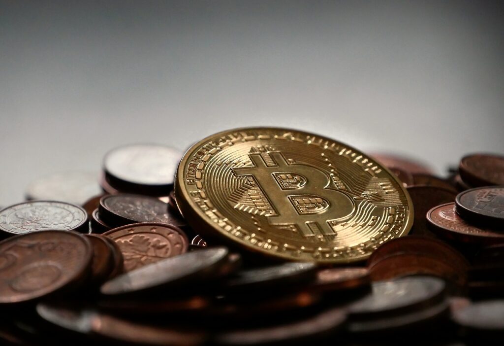 O bitcoin (BTC) acumula uma alta de cerca de 15% em 2020
