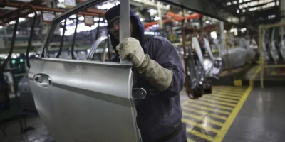 Produção industrial cresce 1,2% em novembro, acima do nível pré-pandemia