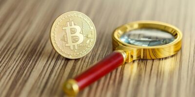 Bitcoin cai cerca de 15% e US$ 200 bilhões são retirados do mercado de criptomoedas em 24 horas