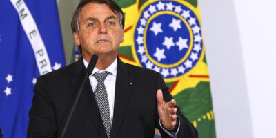 A investidores, Bolsonaro defende teto, privatizações e reformas