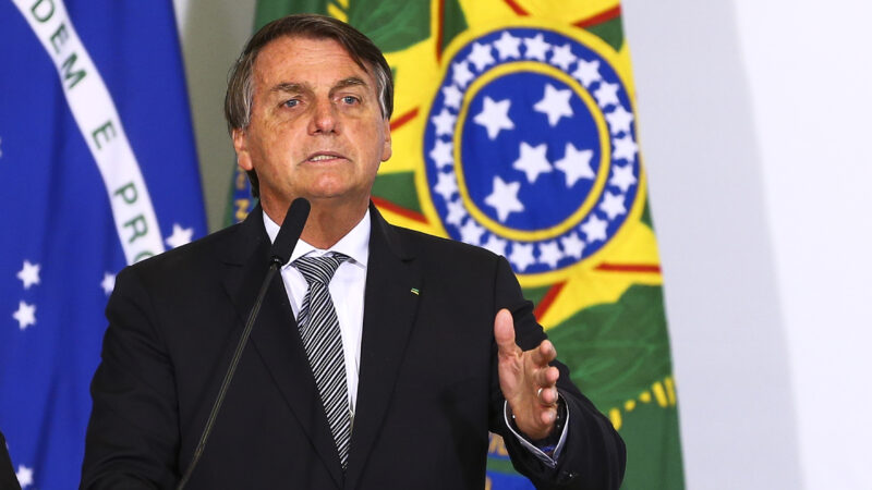 Bolsonaro anuncia que novas mudanças ocorrerão na próxima semana