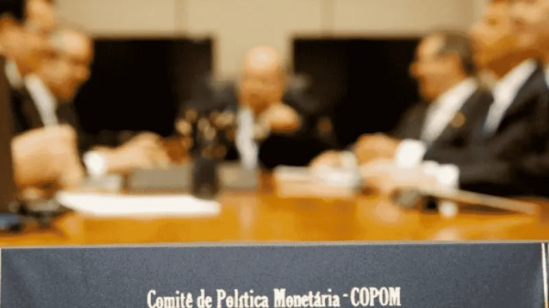 Agenda do Dia: ata do Copom, estreia de HBR (HBRE3) e balanços nos EUA