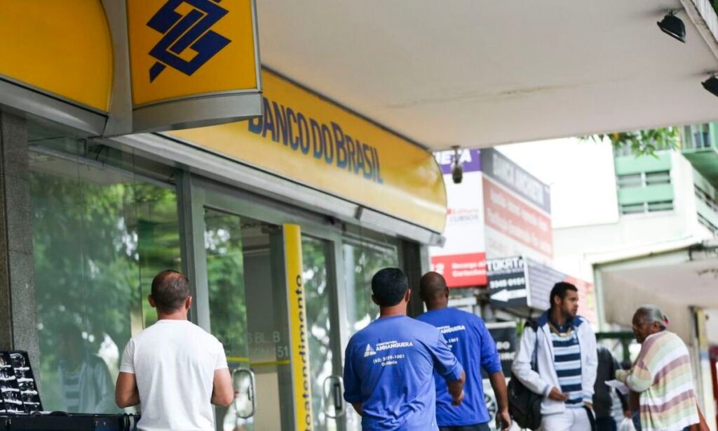 A associação dos funcionários do Banco do Brasil solicitou esclarecimentos sobre as medidas de redimensionamento anunciadas.