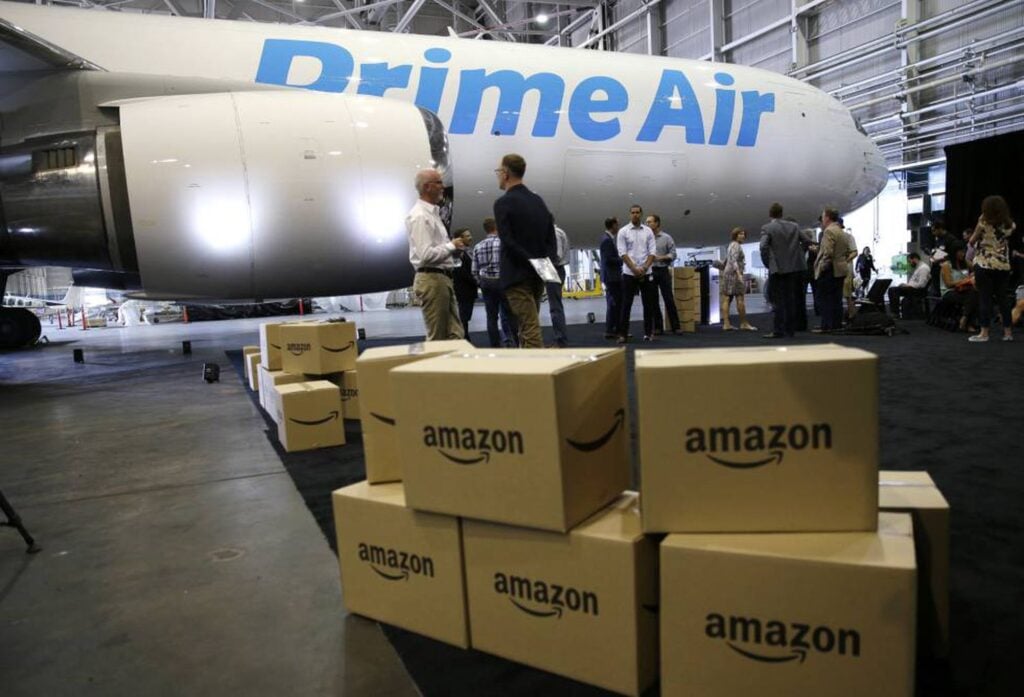 A Amazon informou, na última terça-feira (5), que adquiriu 11 novos aviões na ampliação de sua frota para entrega de produtos.