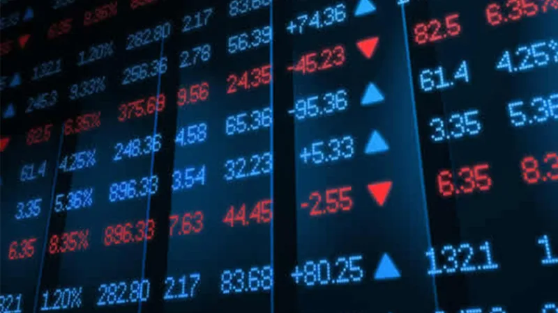 Ibovespa desacelera e inverte para queda em dia calmo; Embraer (EMBR3) decola