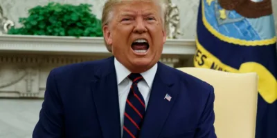 YouTube suspende canal de Donald Trump por sete dias