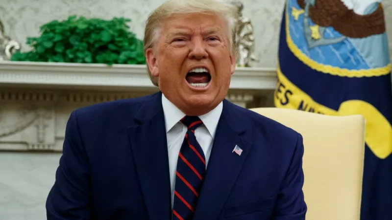 YouTube suspende canal de Donald Trump por sete dias