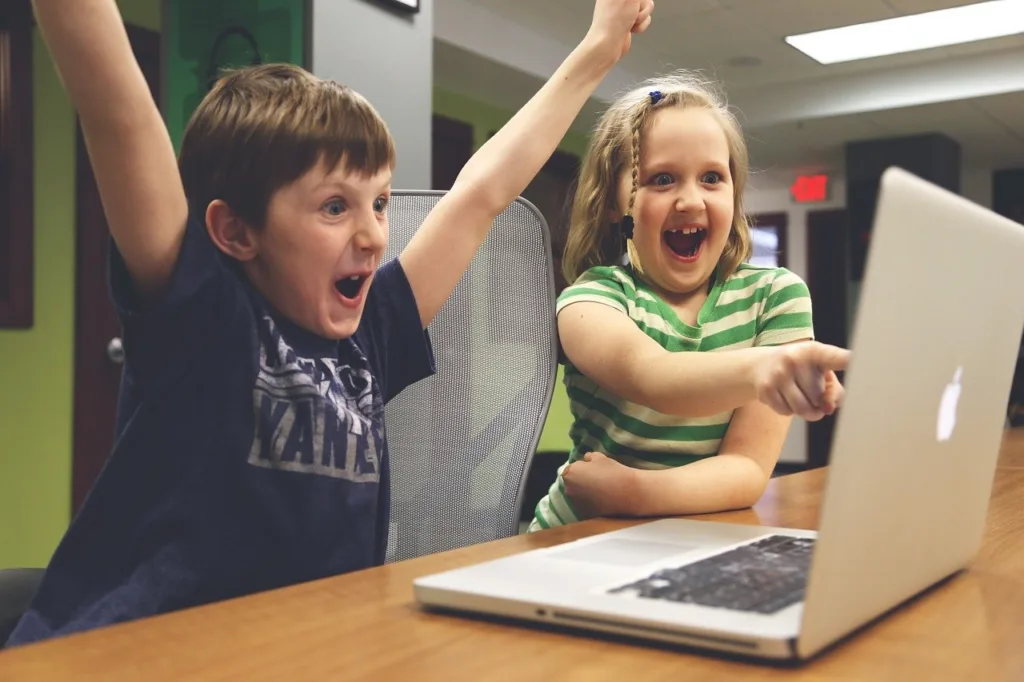 Confira os 5 erros mais comuns de mães e pais quando fazem investimentos para os filhos