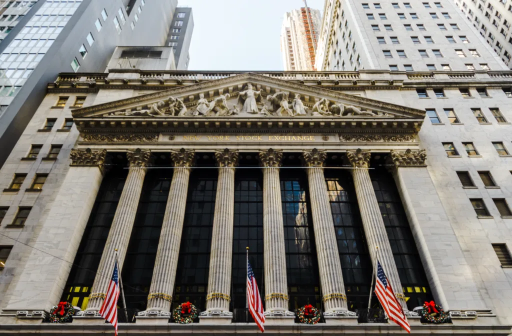 O mercado futuro do S&P 500 opera em queda na manhã desta terça-feira, pressionado pelas indefinições macroeconômicas dos EUA.