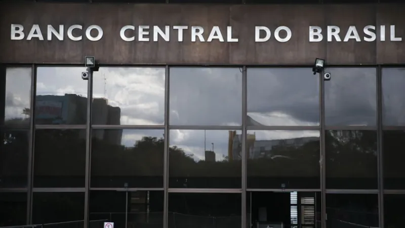 Déficit em conta corrente atinge US$ 12,5 bi em 2020, diz Banco Central