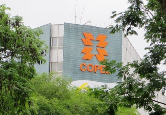 Por volta das 15h35 desta segunda-feira, a ação da Copel (CPLE6) operava em alta de 6,51%, valendo R$ 6,71.