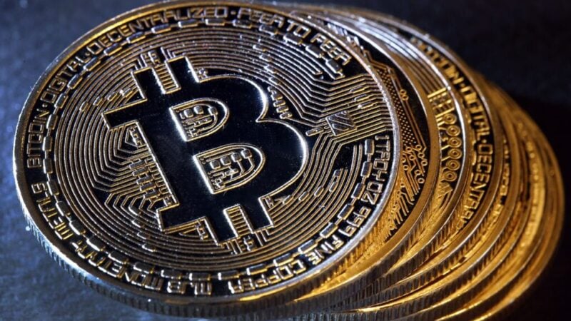Bitcoin: Em meio a rali, corretoras de criptomoedas saem do ar