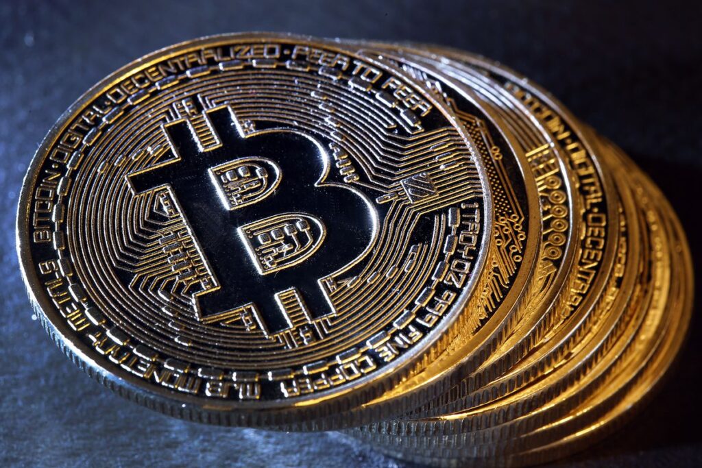 Corretoras de criptomoedas enfrentam estabilidade por conta de alta procura por bitcoin