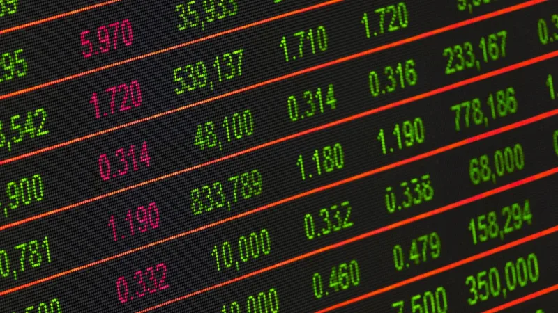 Ibovespa abre em leve alta; vacinação contra Covid-19 e IPO da CSN Mineração no radar
