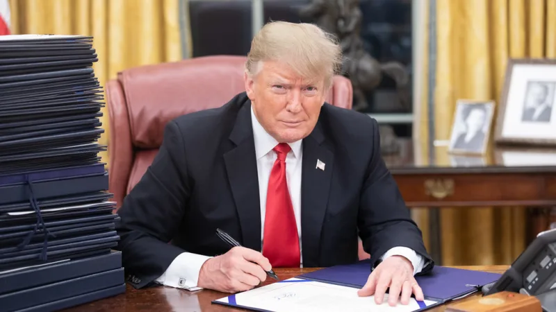 Tarifas de Trump: Brasil pode se beneficiar de guerra comercial, avaliam XP e BTG