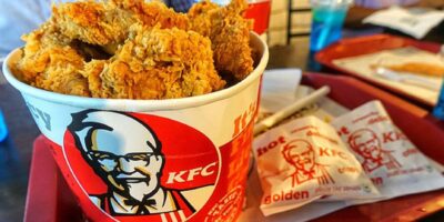 IMC (MEAL3) é notificada pela KFC por descumprir contrato; ação cai 7%