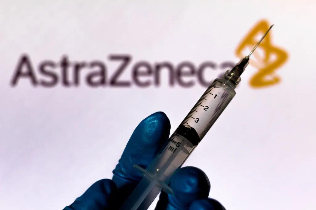 Ao final da sessão de hoje, o BDR da AstraZeneca (A1ZN34) apresentava queda de 3,04%, valendo R$ 45,54. 