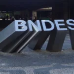 Positivo (POSI3) garante R$ 300 mi do BNDES e aposta em inovação com IA