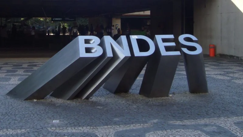 BNDES continuará a vender ações em 2021, diz diretora do banco