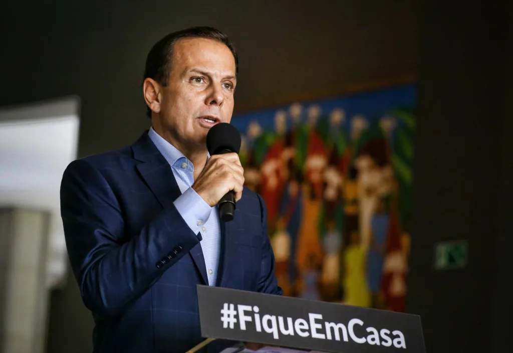 Governo de São Paulo adianta distribuição de vacina da covid-19