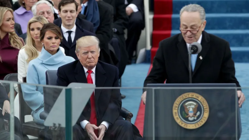 Líder democrata pede destituição imediata de Donald Trump