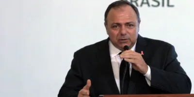 Vacina deve começar a ser aplicada ainda hoje, diz Pazuello