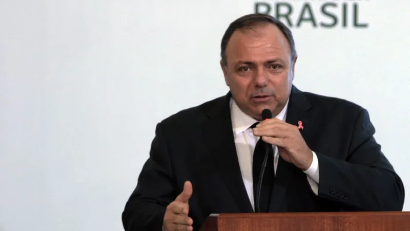 Vacina deve começar a ser aplicada ainda hoje, diz Pazuello