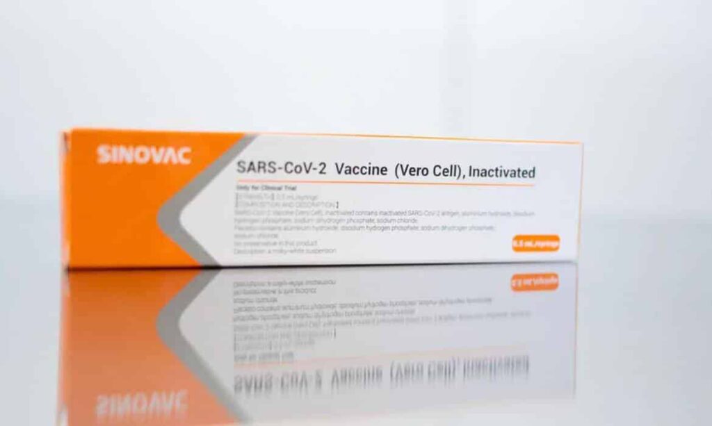 Vacina Coronavac tem eficácia de 50,38% contra covid-19, informa Butantan