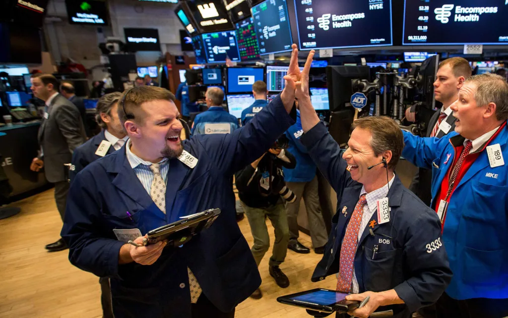 Momentos antes da posse de Joe Biden como presidente dos Estados Unidos, o S&P 500 e a Nasdaq superaram suas máximas históricas.