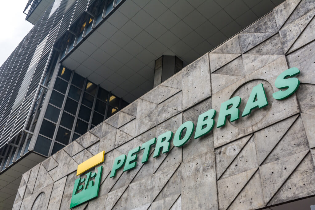 Petrobras abre em alta nesta terça-feira