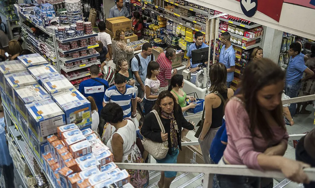 Vendas no varejo caem 12,6% em janeiro, aponta ICVA