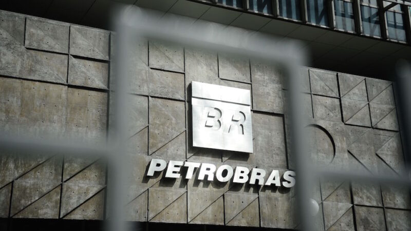Petrobras (PETR4) despenca 19%: UBS e BTG Pactual falam em “perda de credibilidade”