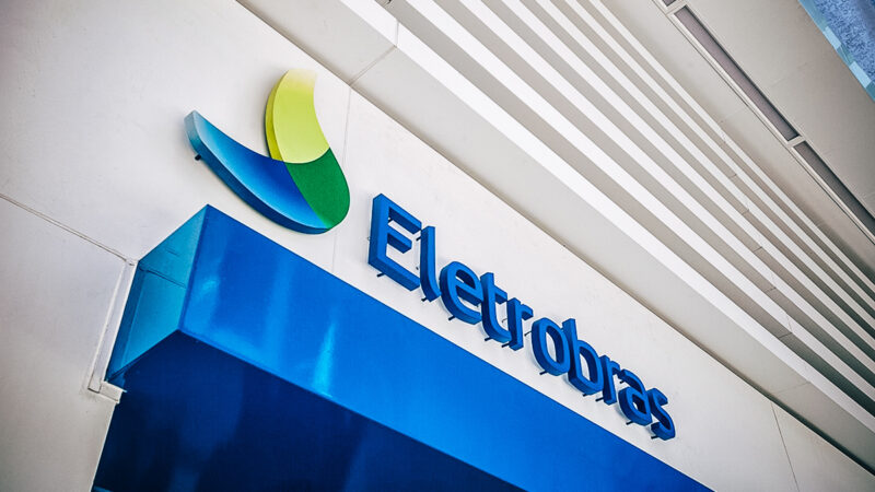 Eletrobras (ELET3) despenca 12% com interrupção de análise da privatização no TCU