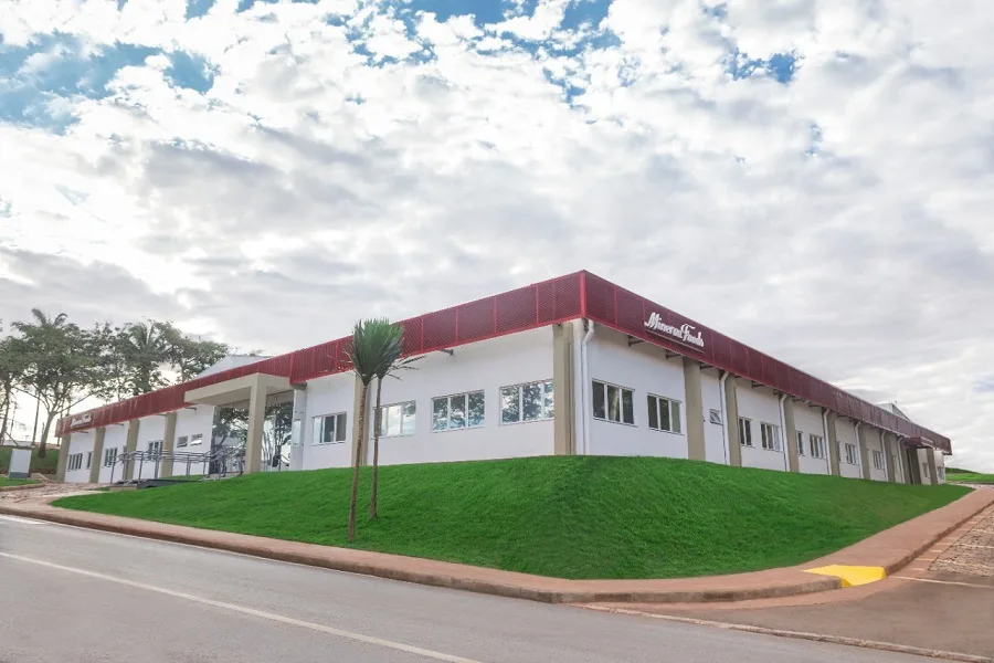 A Minerva Foods (BEEF3) divulgou na noite desta terça-feira (04) seu resultado do primeiro trimestre de 2020.