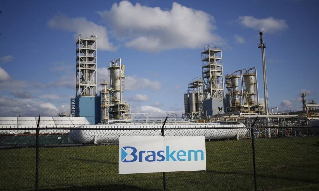 A ação da Braskem (BRKM5) encerrou nesta segunda-feira em queda de 2,09%, aos R$ 30,01