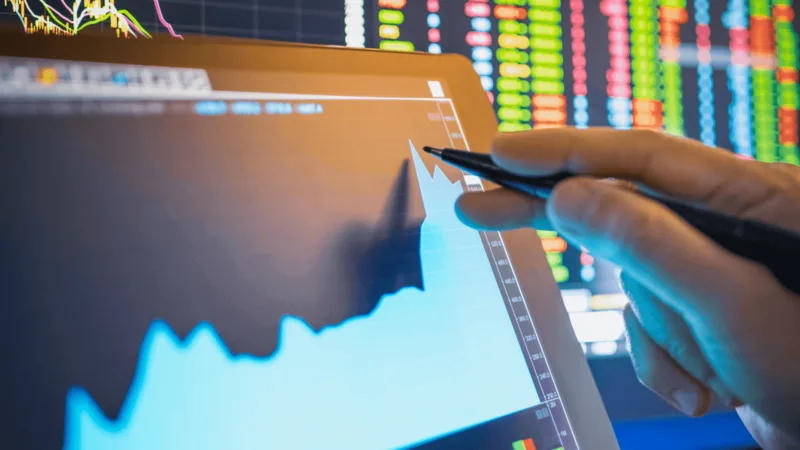 IRDM11 pagará R$ 1,33 por cota e IFIX fecha em queda de 0,0031%