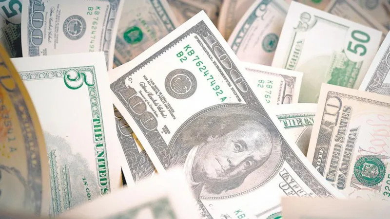 Dólar estende rali e vai à casa dos R$ 5,60 com apreciação dos Treasuries