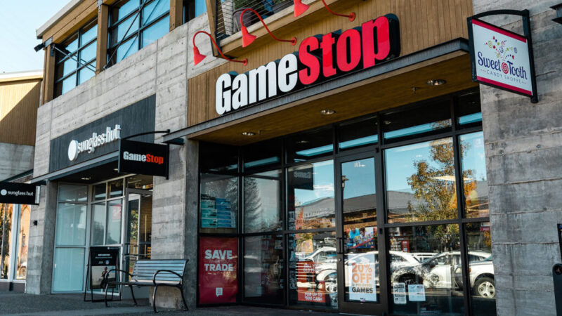 GameStop despenca 40% em 25 minutos nesta tarde e se recupera, fechando em alta